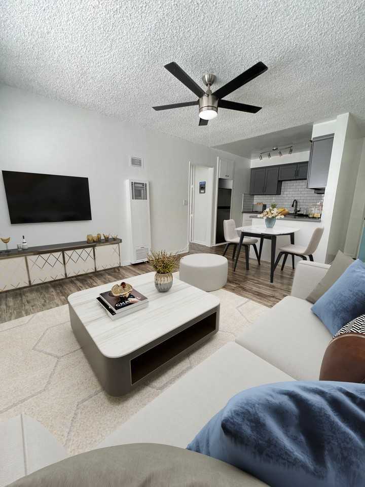 Eden Roc - Photo 2 of 43