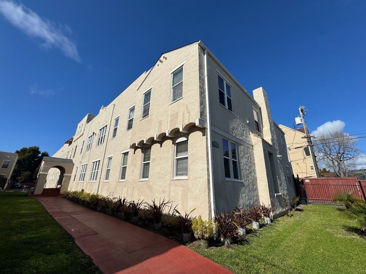 The Palms On Seminary - Photo 5 of 11