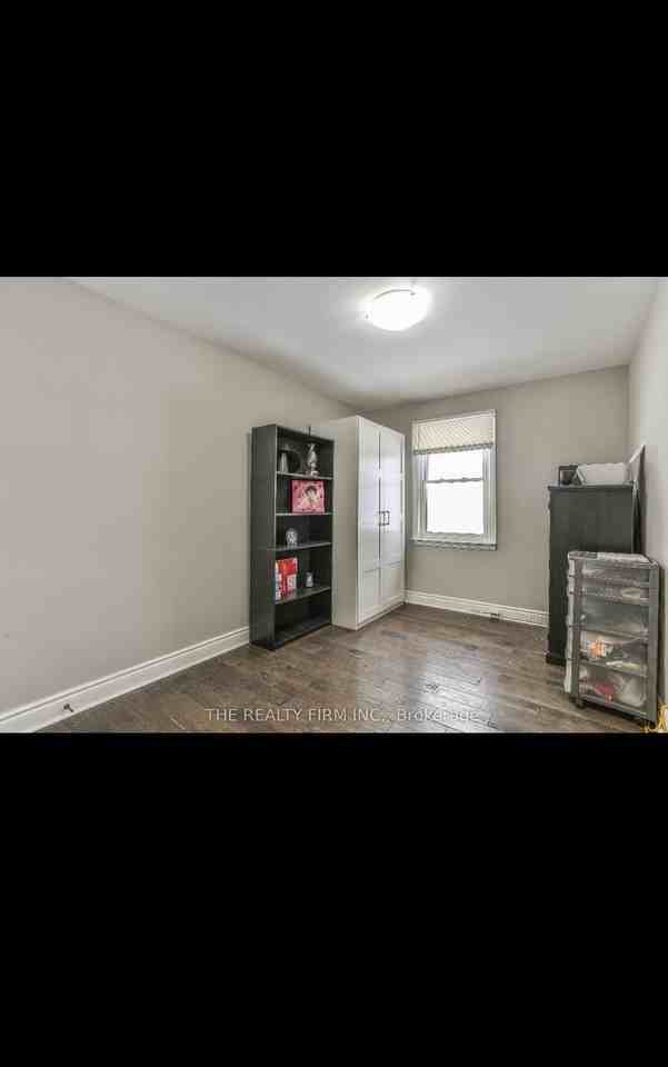 344 Calgary Street - Photo 2 of 11