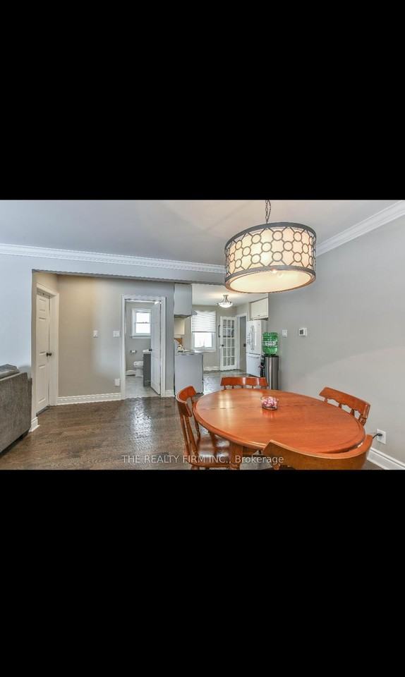 344 Calgary Street - Photo 3 of 11