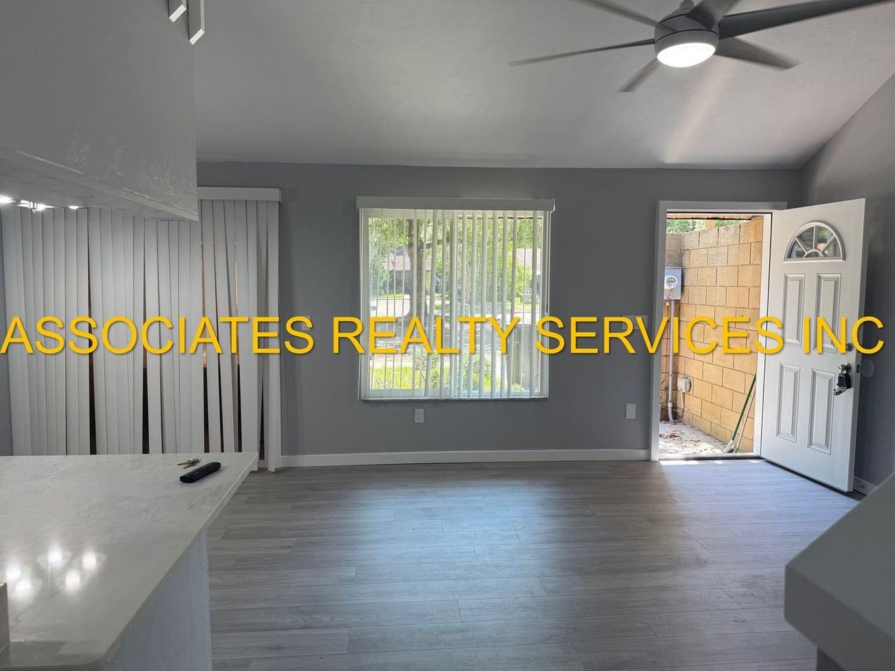 4708 Sw 67th Ter - Photo 5 of 25