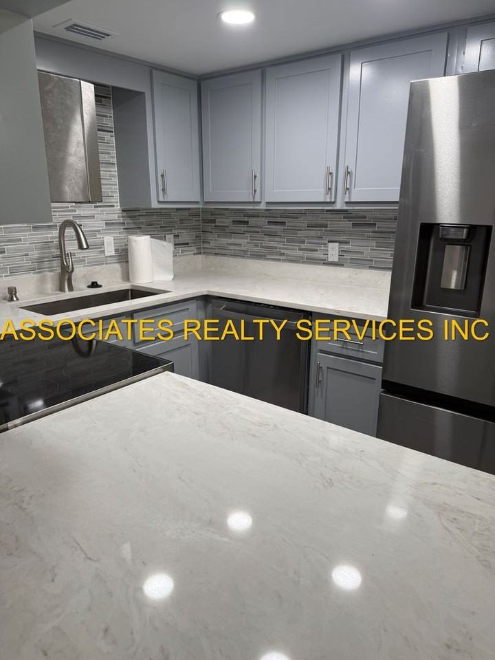 4708 Sw 67th Ter - Photo 6 of 25