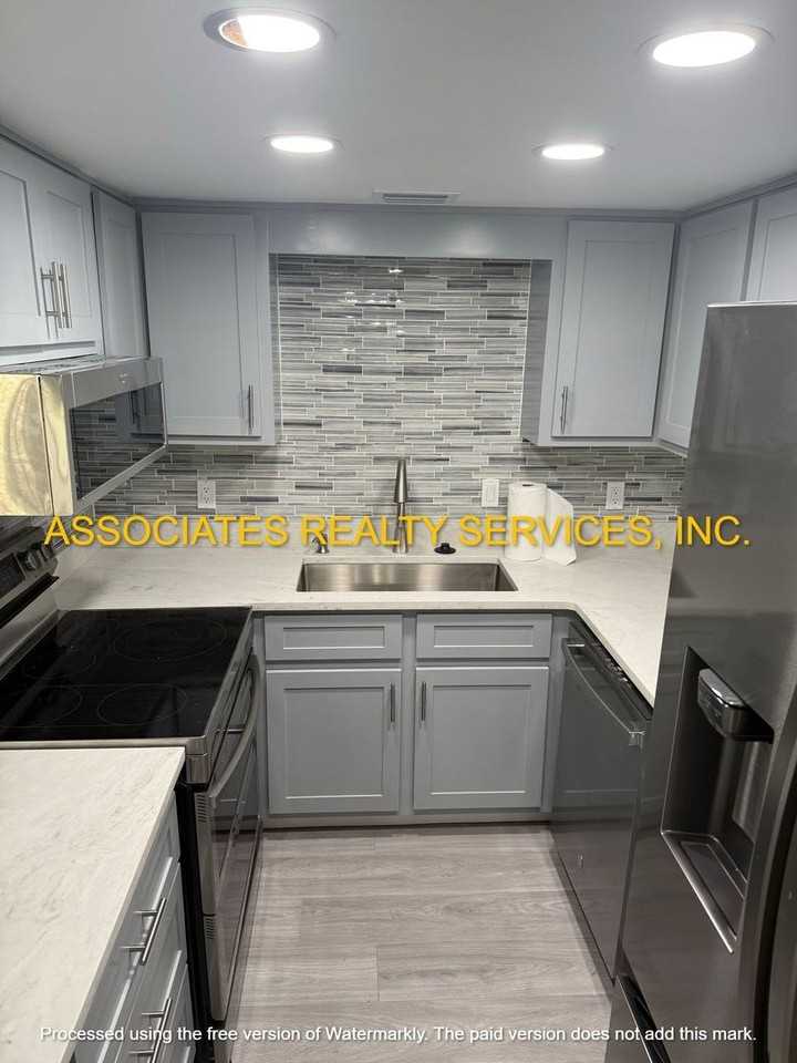 4708 Sw 67th Ter - Photo 7 of 25