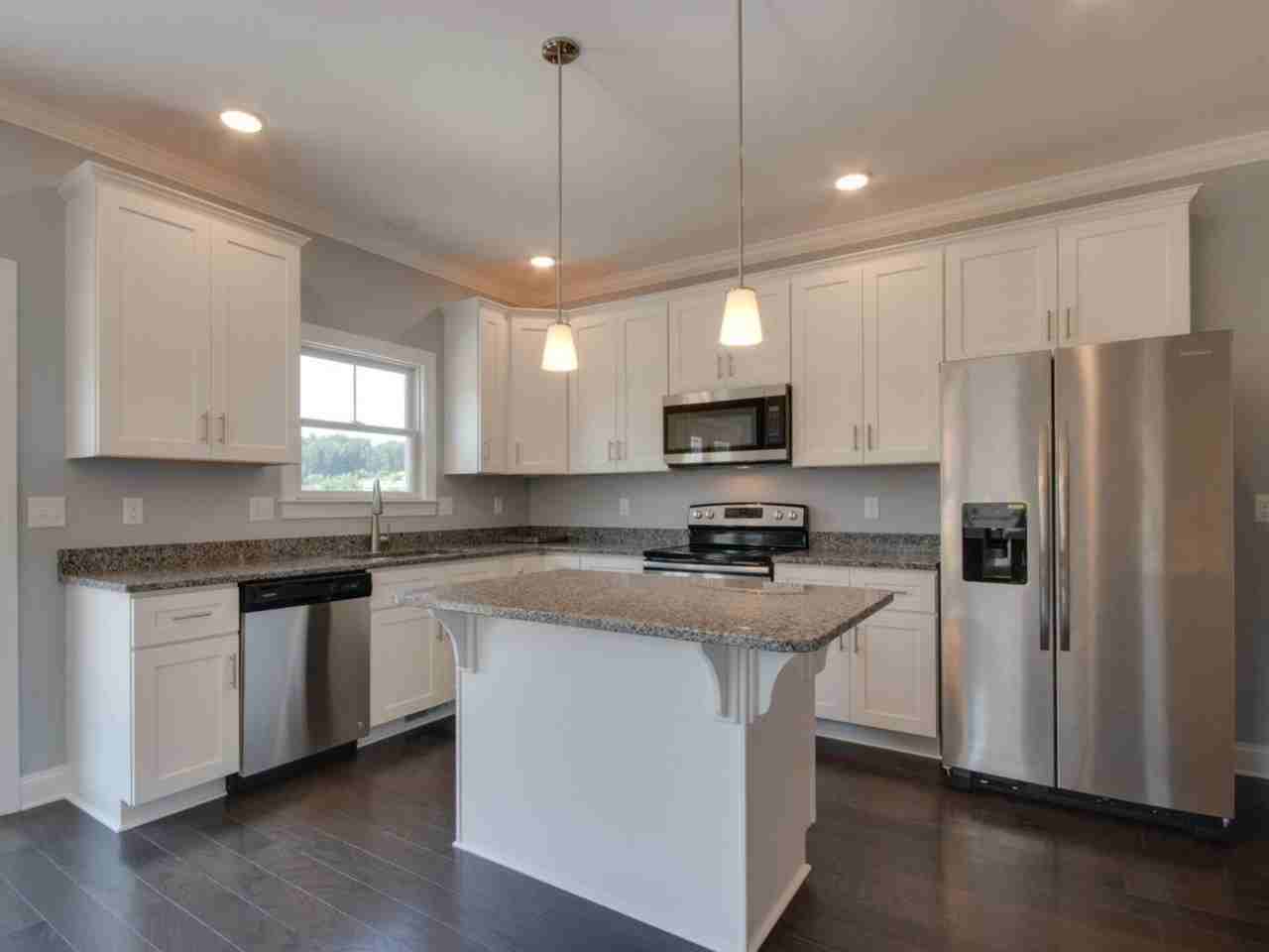 1318 Caspian Way - Photo 5 of 25