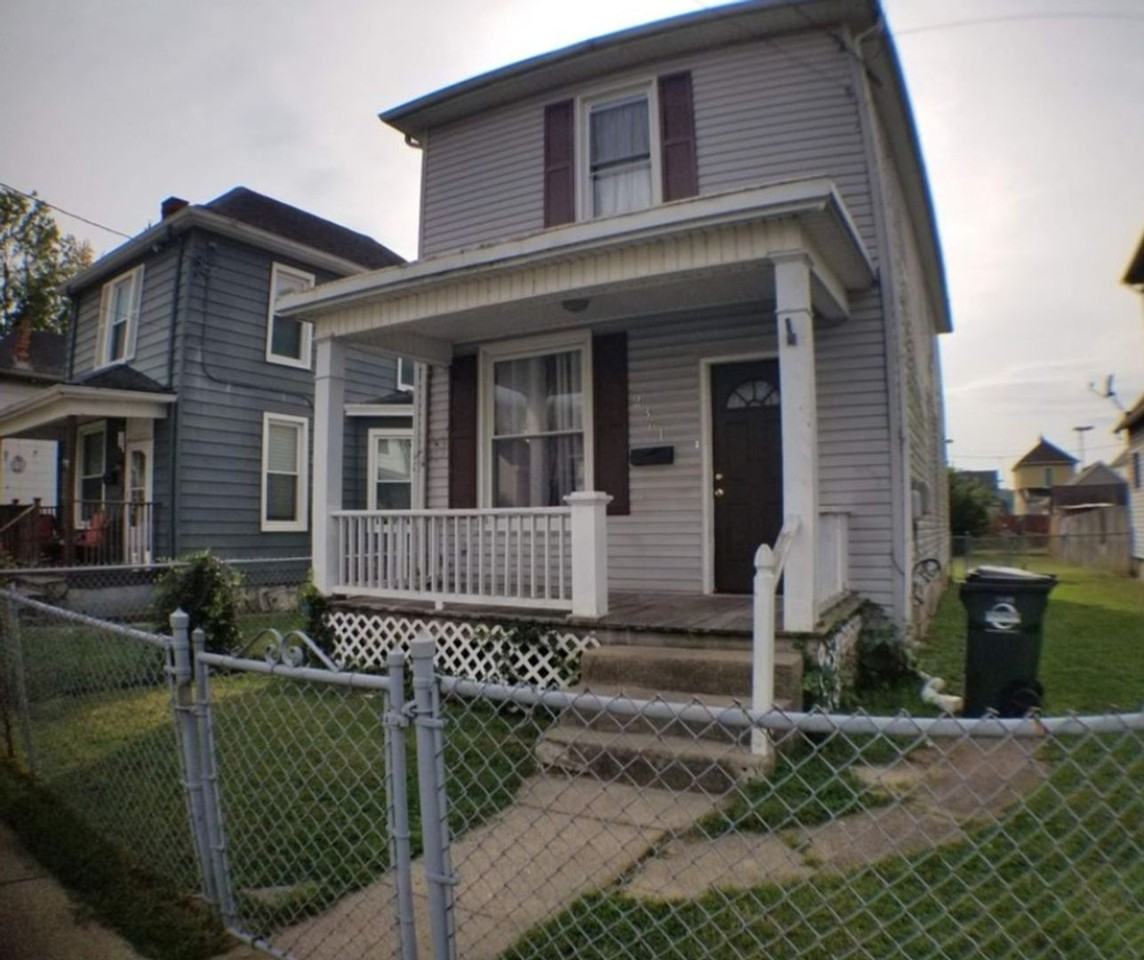 2361 Freeman Ave - Photo 2 of 27