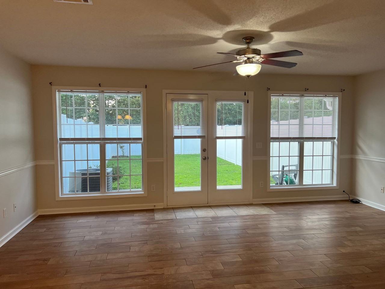 105 Winthrope Ln - Photo 2 of 23