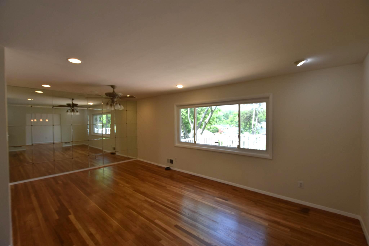 4015 Heathfield Rd - Photo 6 of 25