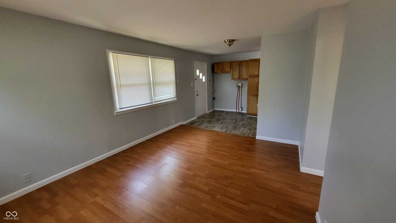 3964 Lesley Avenue - Photo 4 of 13