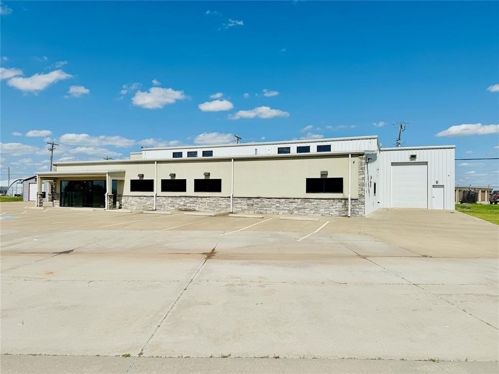 1605 E Us Highway 66 - Photo 7 of 19