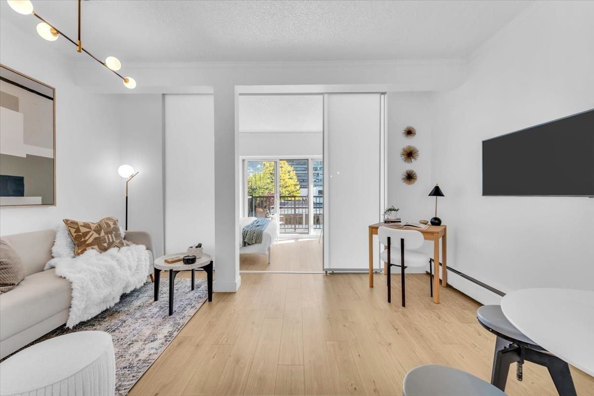 1655 Nelson St - Photo 2 of 6