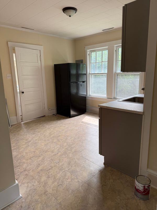 105 Parkview Ave - Photo 2 of 11