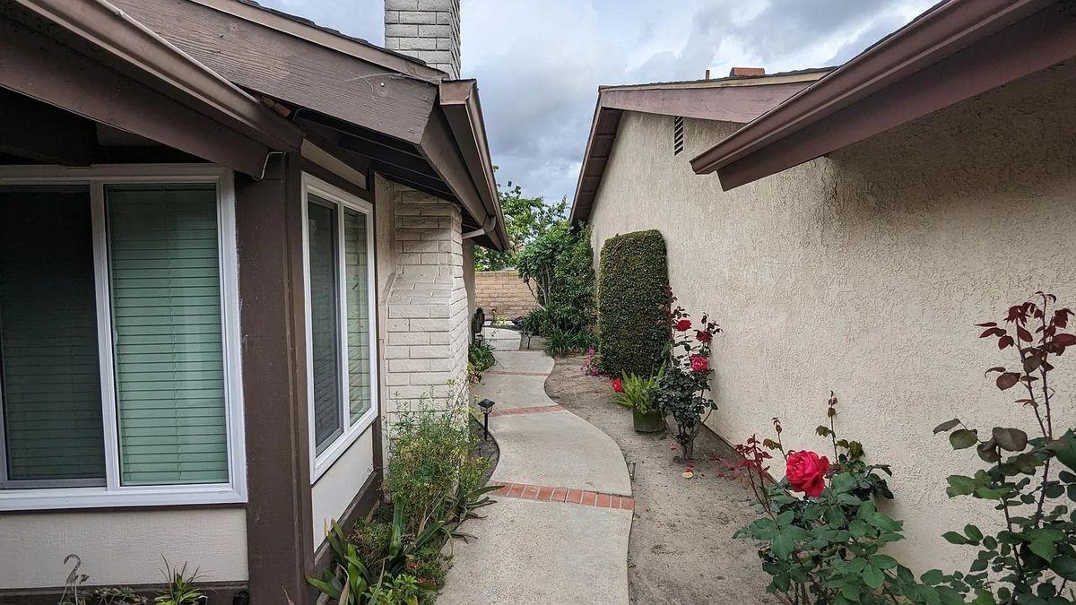 1121 Cabrillo Park Dr - Photo 2 of 23