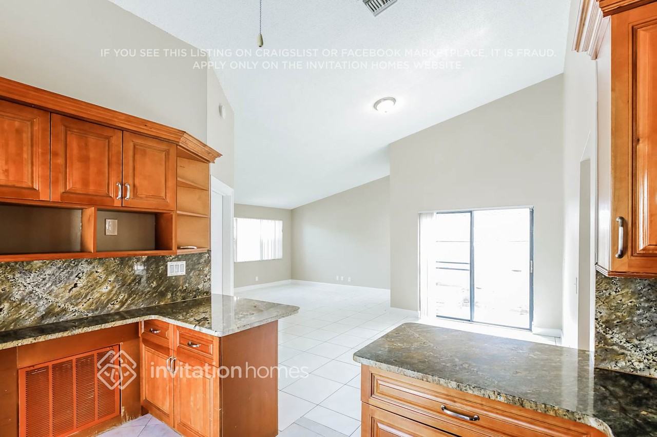 9810 Sw 57th St - Photo 7 of 17