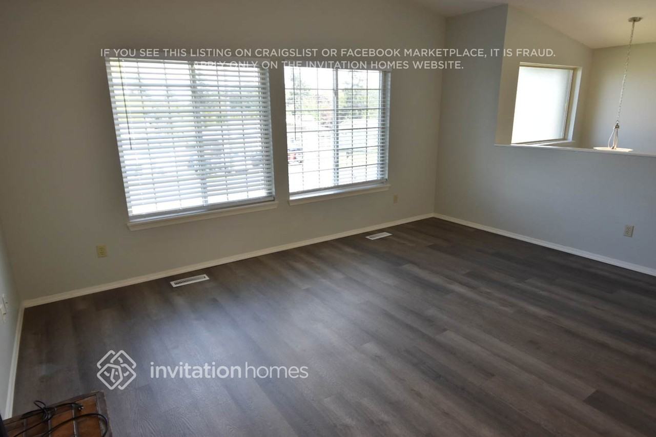 1926 65th Ave Ne - Photo 2 of 11