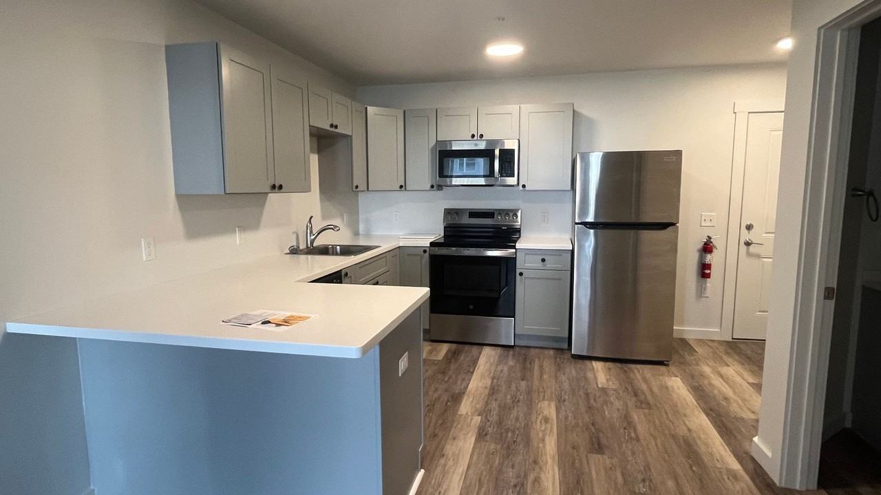 71 Gordon Lane - Photo 3 of 37