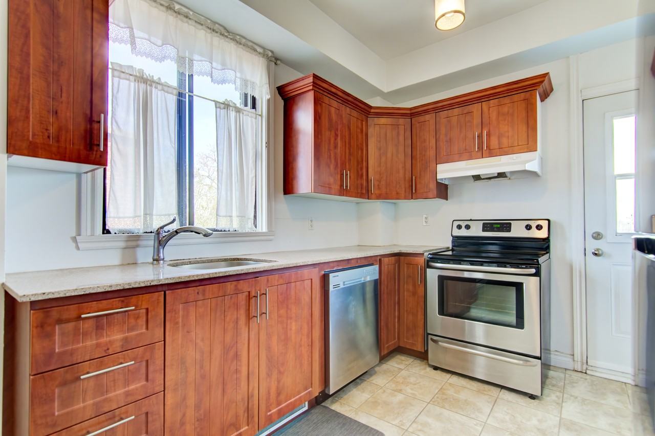 5914 Chemin Upper Lachine #4 - Photo 2 of 17