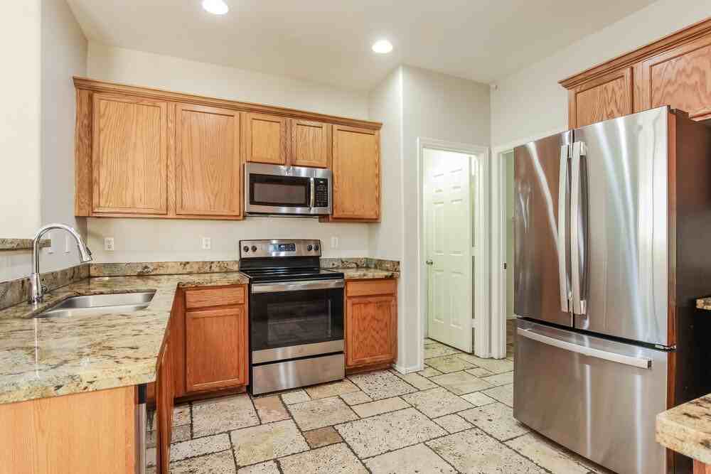 6829 S 68th Ln - Photo 7 of 17