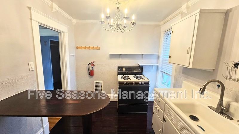 205 North Willard Street - Photo 6 of 13