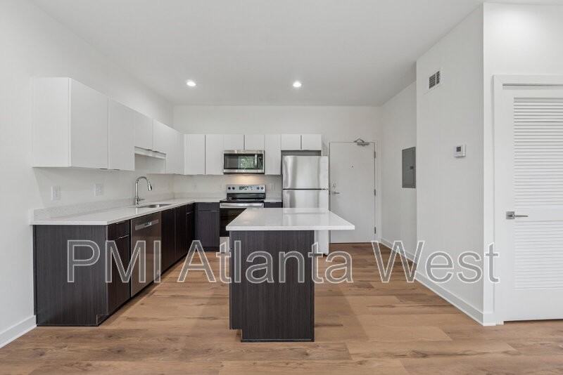 750 Cascade Pl Sw #3 - Photo 3 of 26