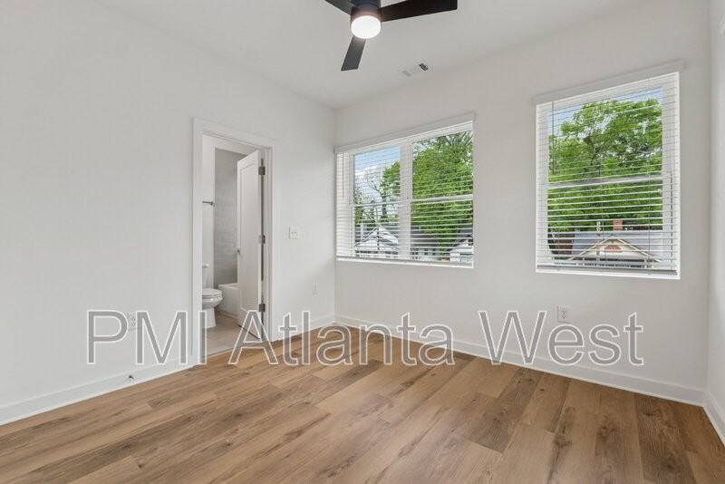 750 Cascade Pl Sw #3 - Photo 4 of 26