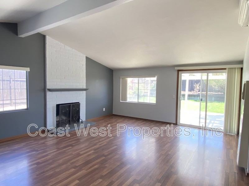9161 Huntington Ave - Photo 4 of 23