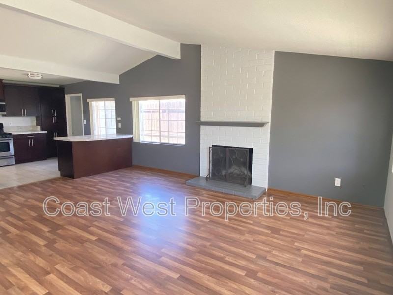9161 Huntington Ave - Photo 6 of 23