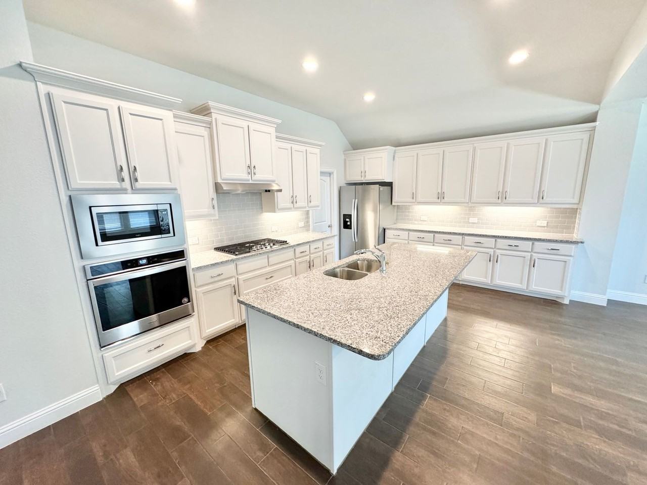429 Cooper St - Photo 7 of 40