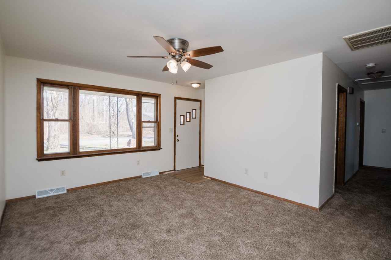 5249 Concord Ave - Photo 3 of 22