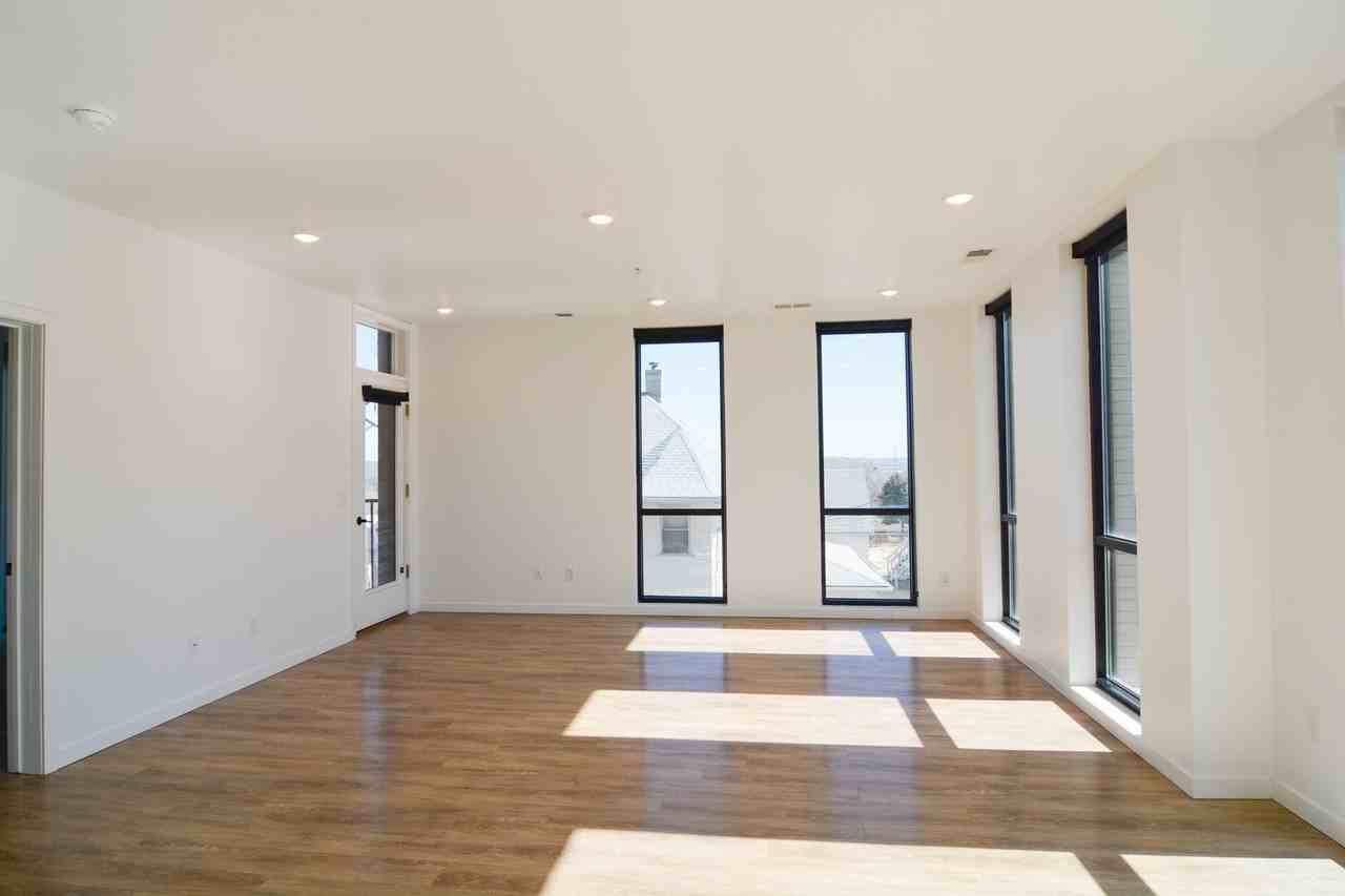 Nove Lofts - Photo 6 of 16