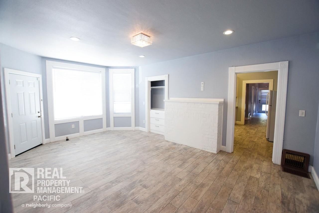 1721 11th Ave - Photo 2 of 23