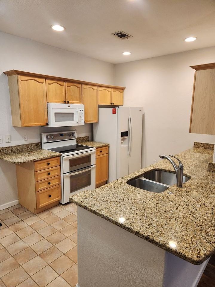 4005 S Dillon Way #103 - Photo 5 of 23