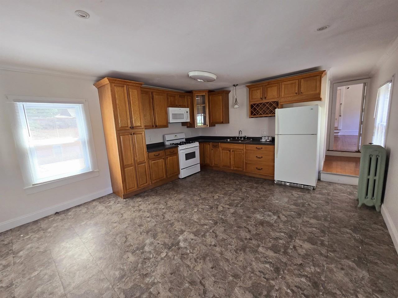 320 West Clinton Street 4 - Photo 6 of 7