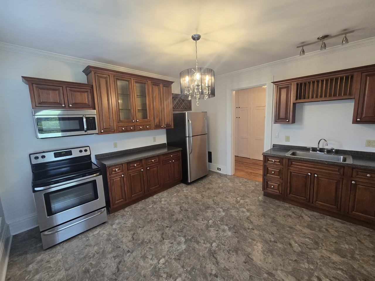 318 West Clinton Street 2 - Photo 3 of 6