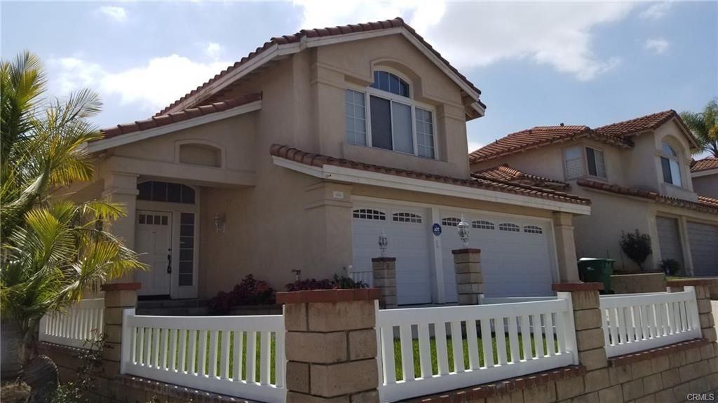 424 Dylan Dr - Photo 2 of 23