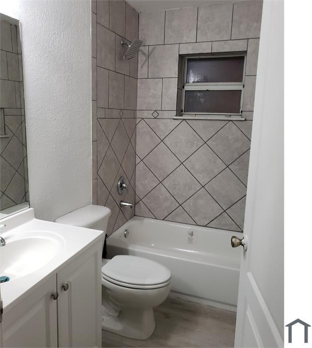 916 Nw 3rd Ter #NA - Photo 6 of 9