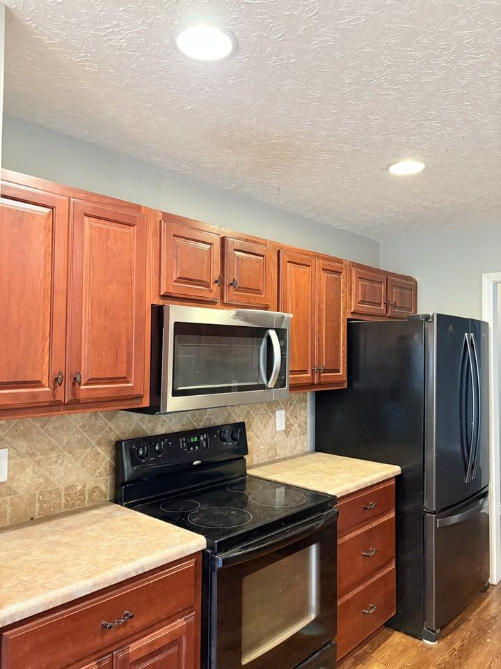3372 Fair Oaks Cir #NA - Photo 3 of 18