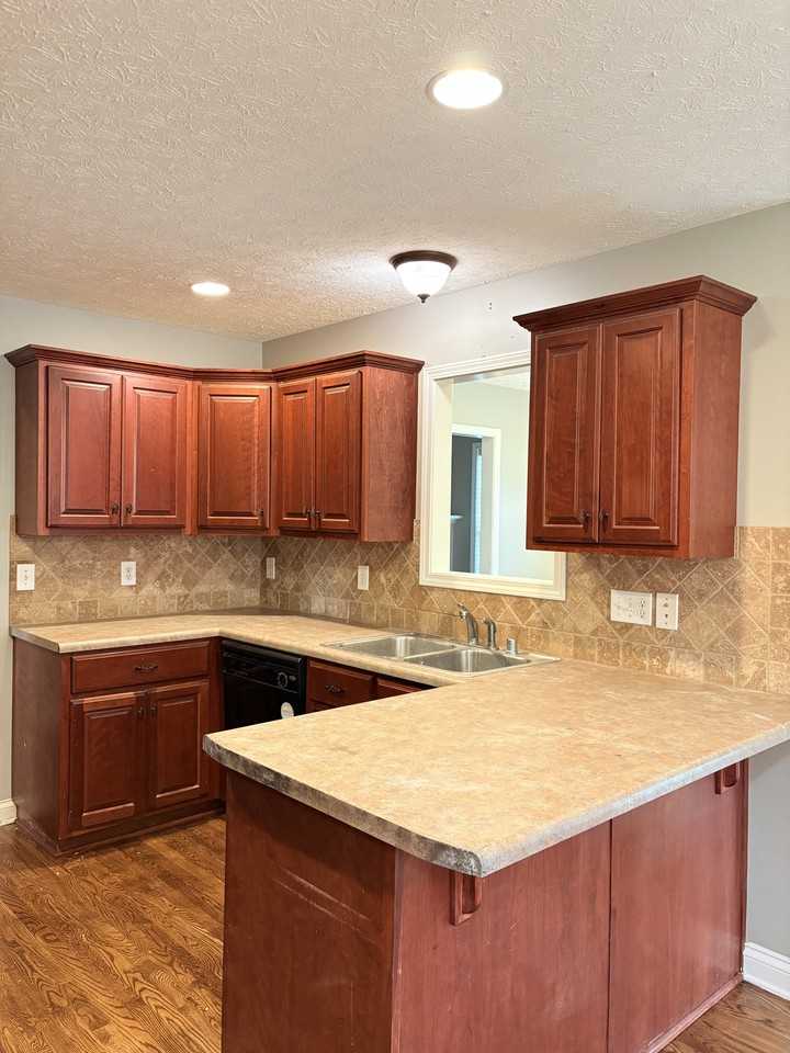 3372 Fair Oaks Cir #NA - Photo 4 of 18