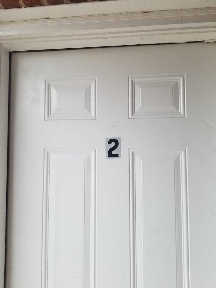 1409 W Kiwi Ave #2 - Photo 3 of 34