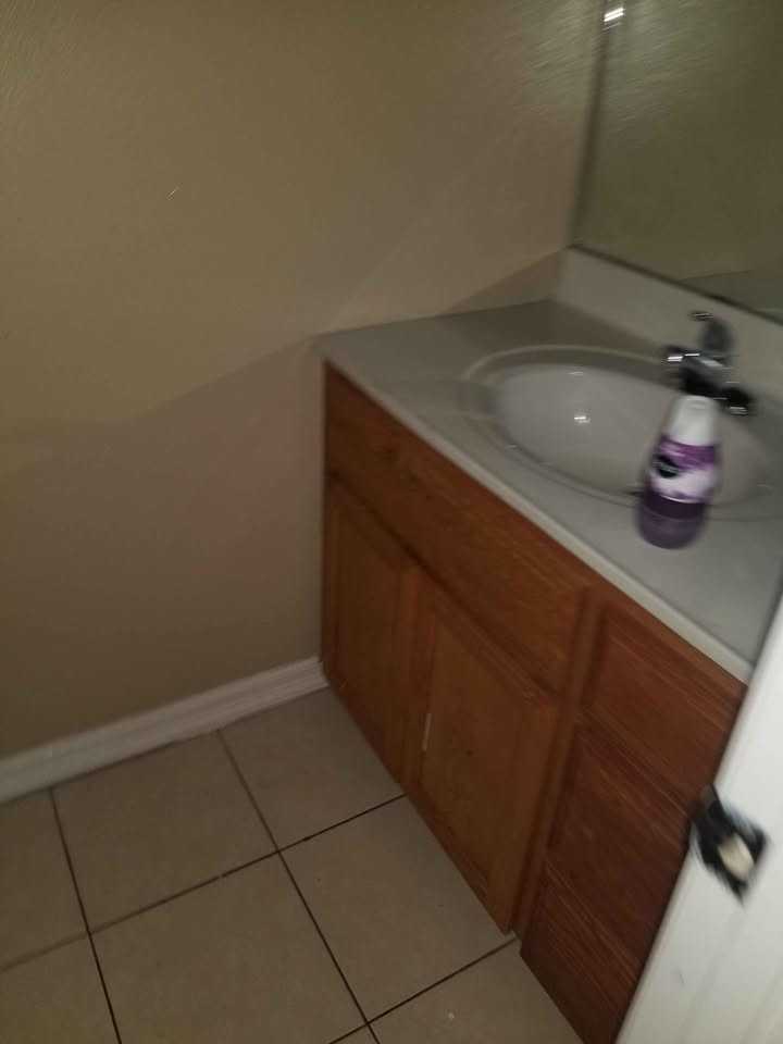 1409 W Kiwi Ave #2 - Photo 7 of 34