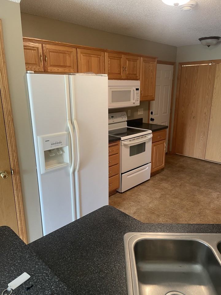 15398 Radium St Nw #15398 - Photo 4 of 14