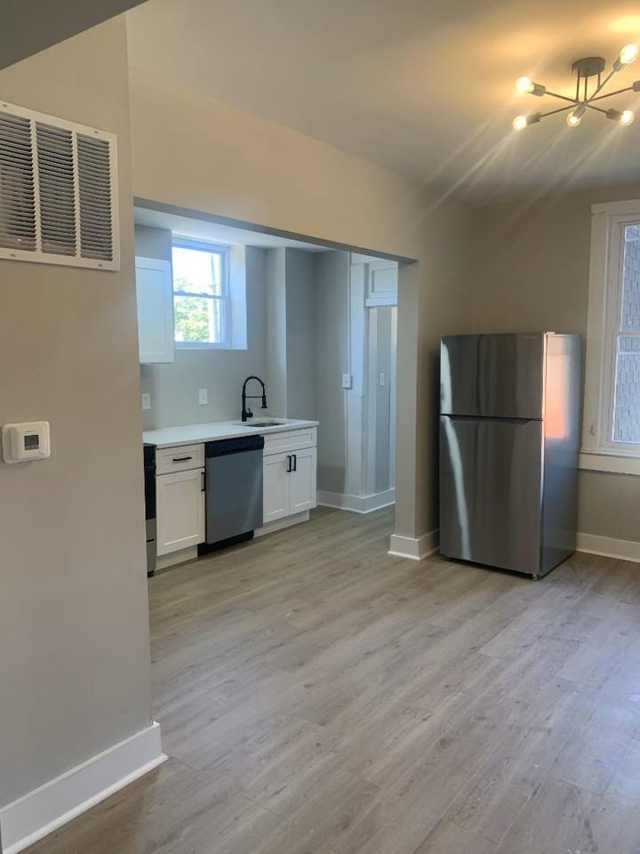 4022 W Garrison Ave - Photo 3 of 10