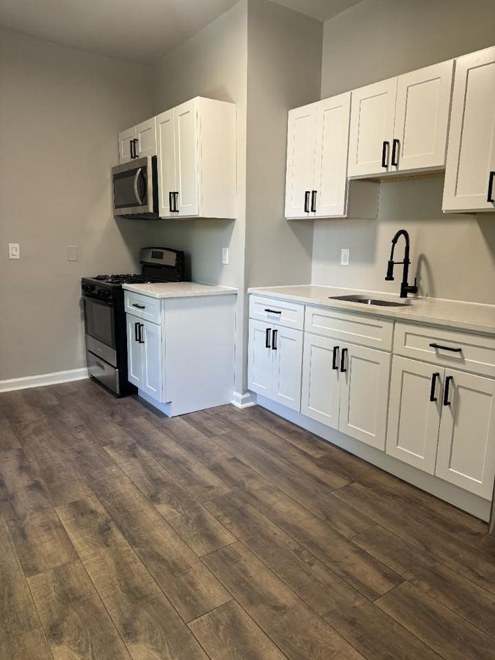 624 Appleton St - Photo 3 of 14