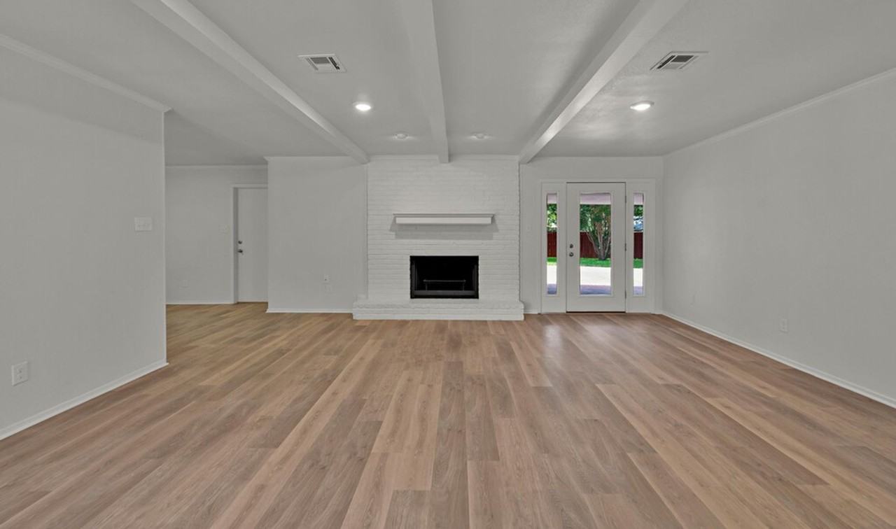 5604 Lake Highlands Dr - Photo 3 of 19