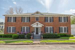 featured image of 1501 W Morphy St