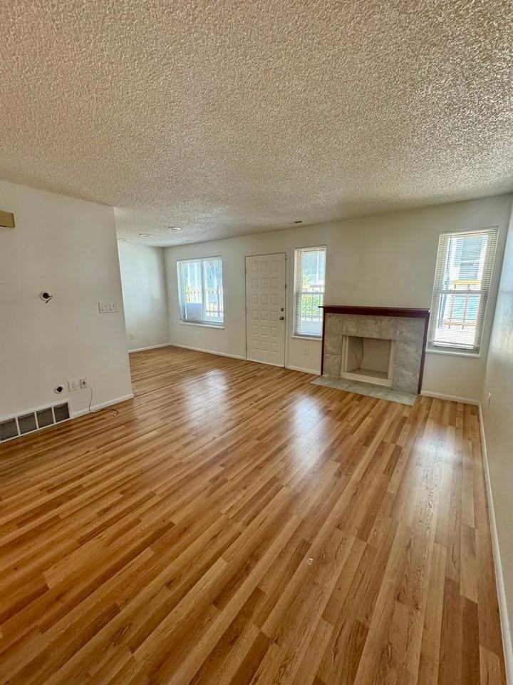 2640 Hearthwood Ln - Photo 5 of 24