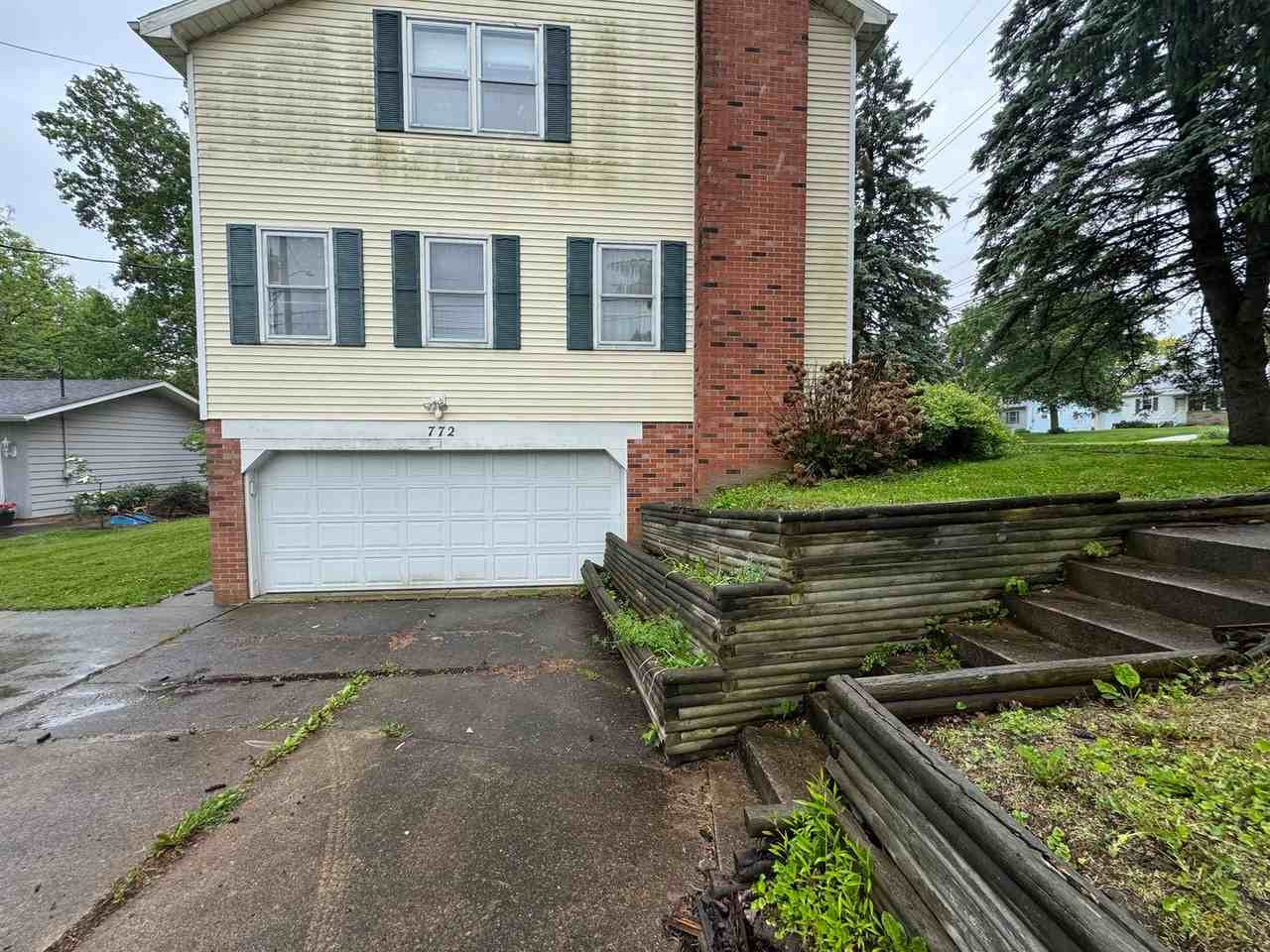 772 Beechwood Ave - Photo 2 of 21