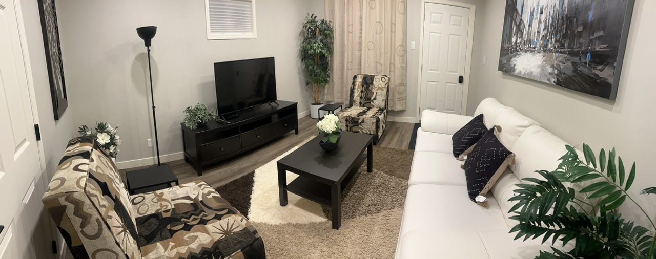 11725 80 St NW - Photo 2 of 6