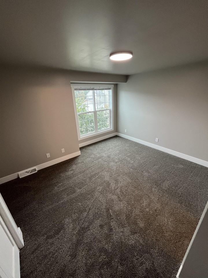 8002 Green Meadow Ct #8002 - Photo 3 of 10