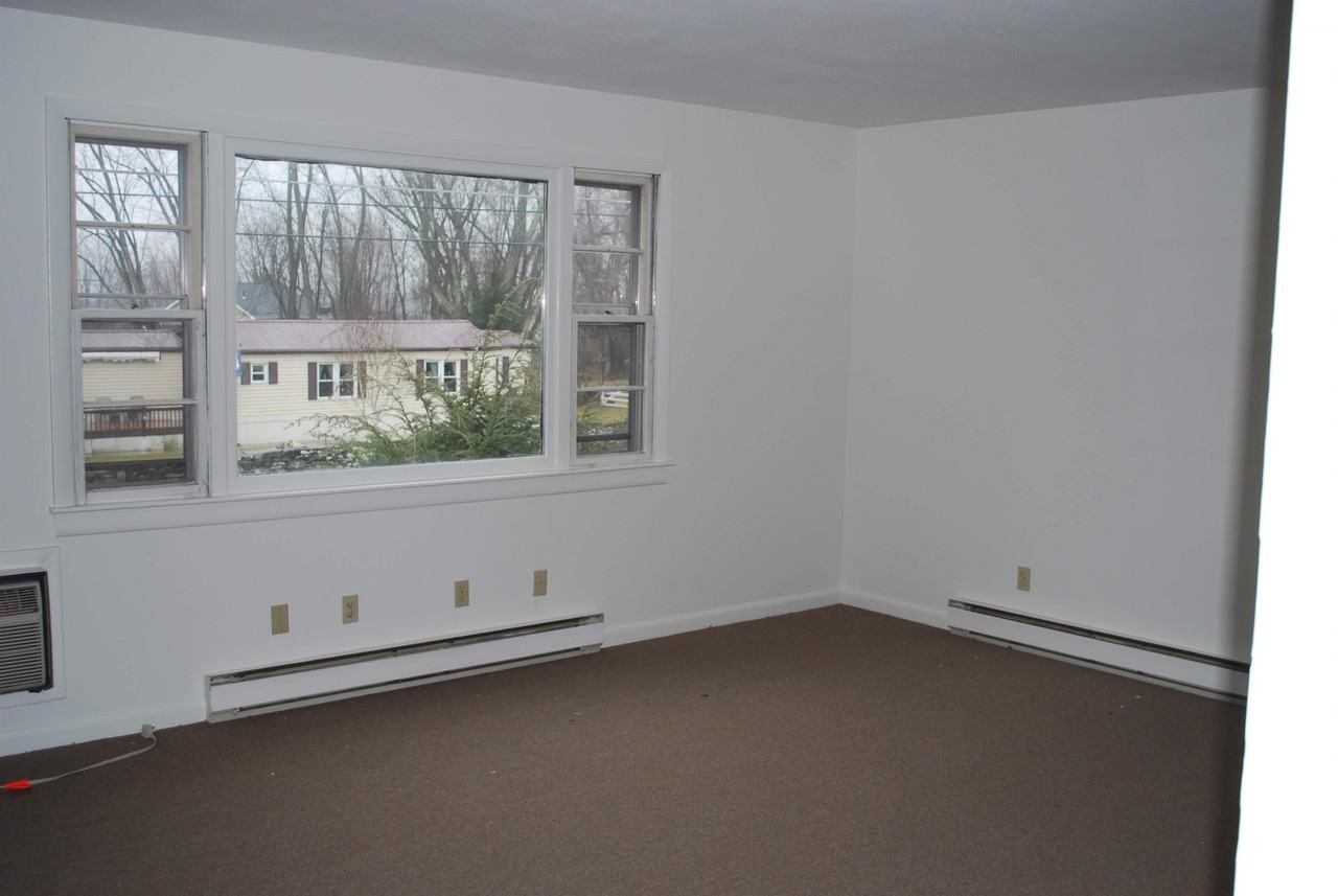 371 Church St #11 - Photo 3 of 6