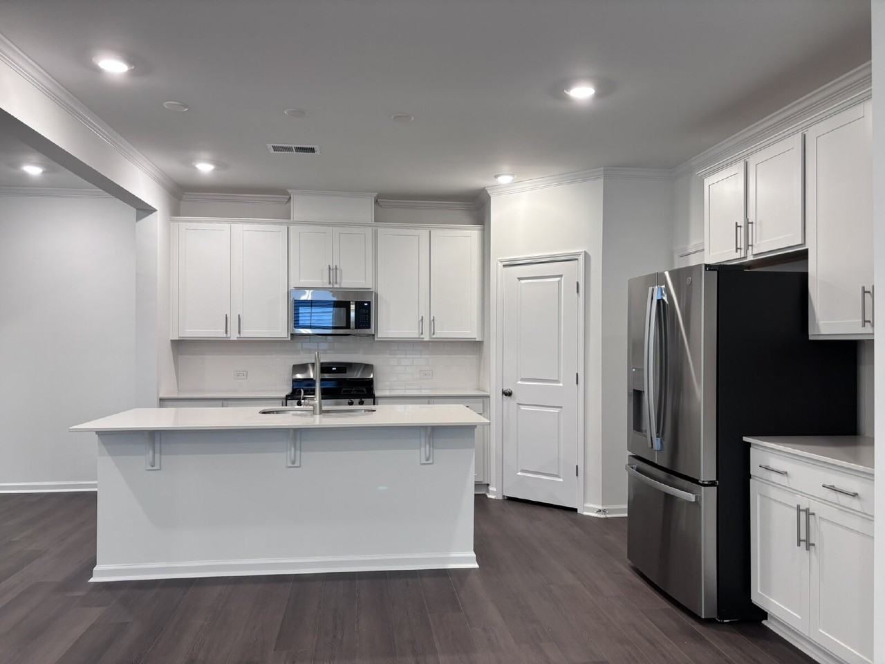 10064 Regal Dr - Photo 2 of 19